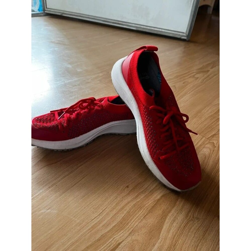 Red sneakers women’s